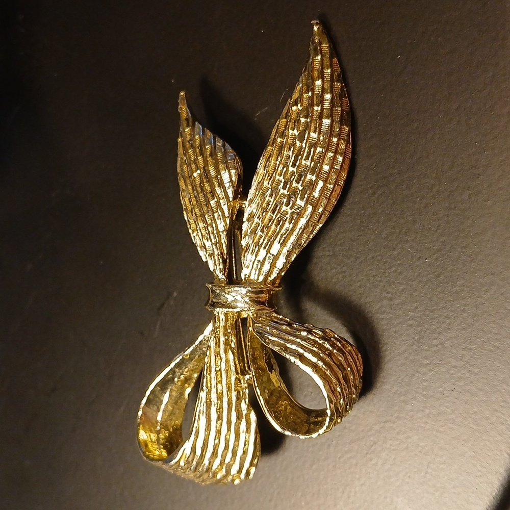 Vintage Gerry's Bow Brooch Pin Signed Sash Jewelry